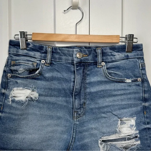 American Eagle Denim High Rise Mom Shorts, Size 6 - Picture 2 of 4
